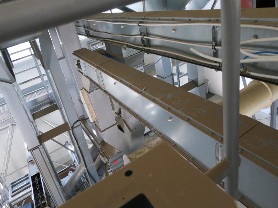 Machines from the biofuel production plant<br>
-5